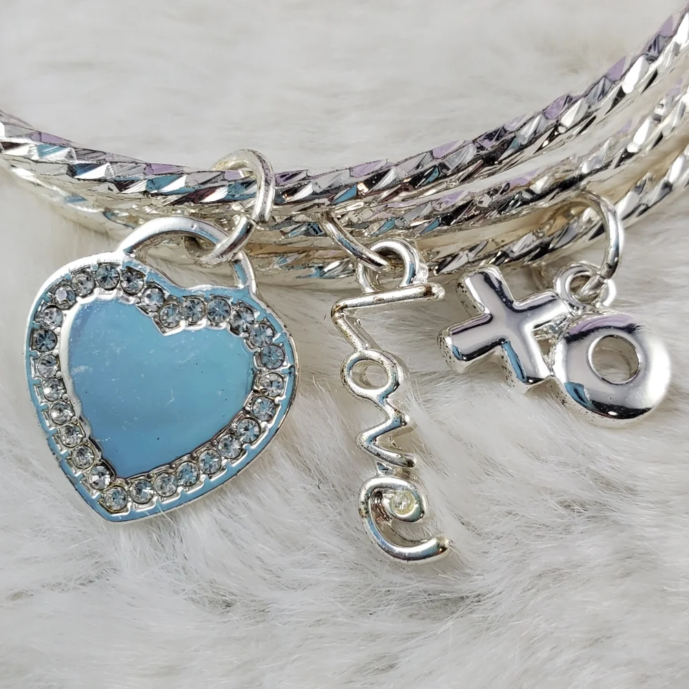 LAST CHANCE 💗 5 for $25 Liz Claiborne 3 Bangle Set "Love" - Picture 3 of 3